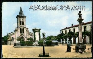 Aumale (Sour el   Ghozlane)  - Place de l'Eglise