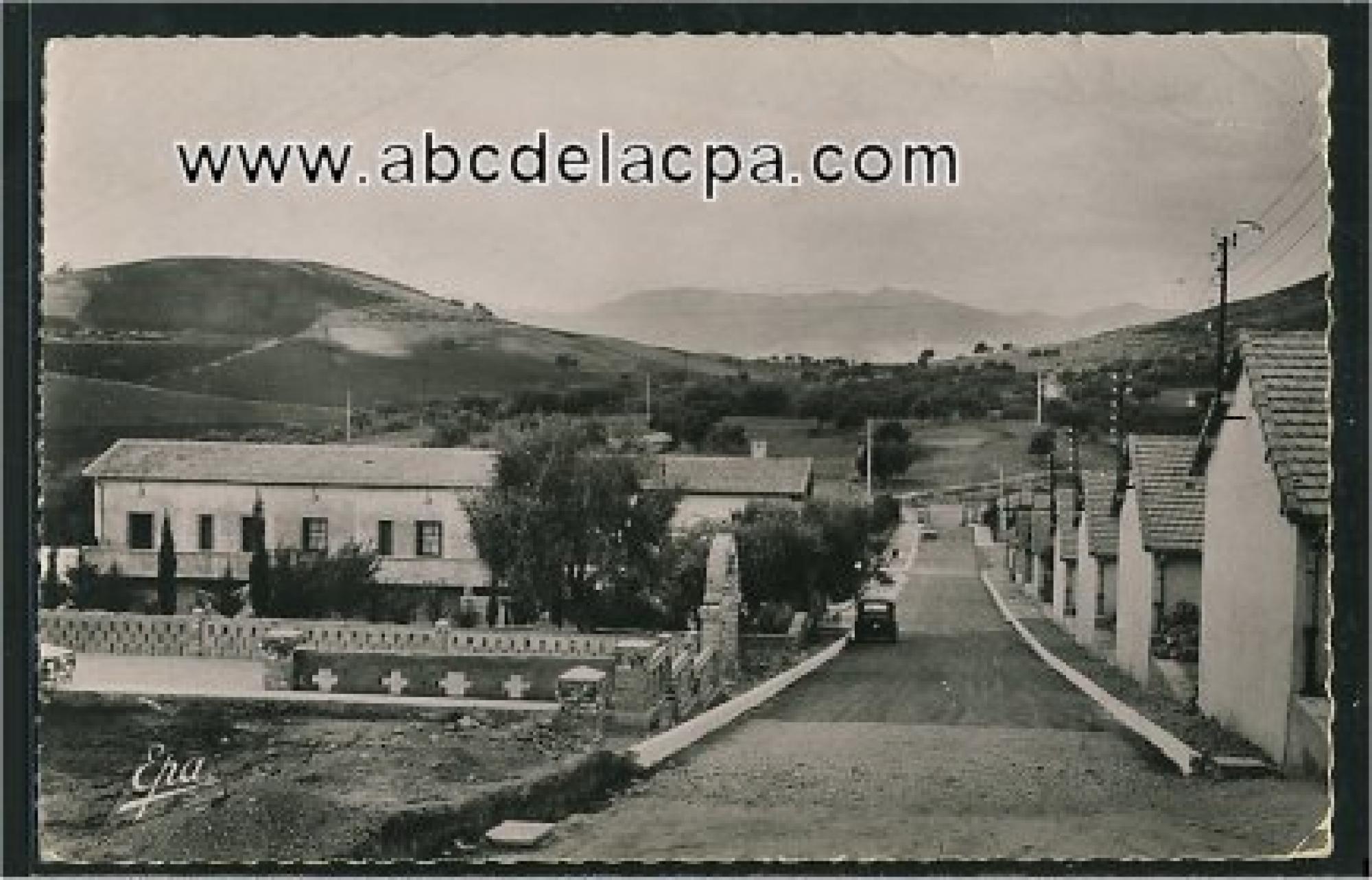 Affroun (El)  - Centre de formation professionnelle des ouvriers du bâtiment - Allée principale