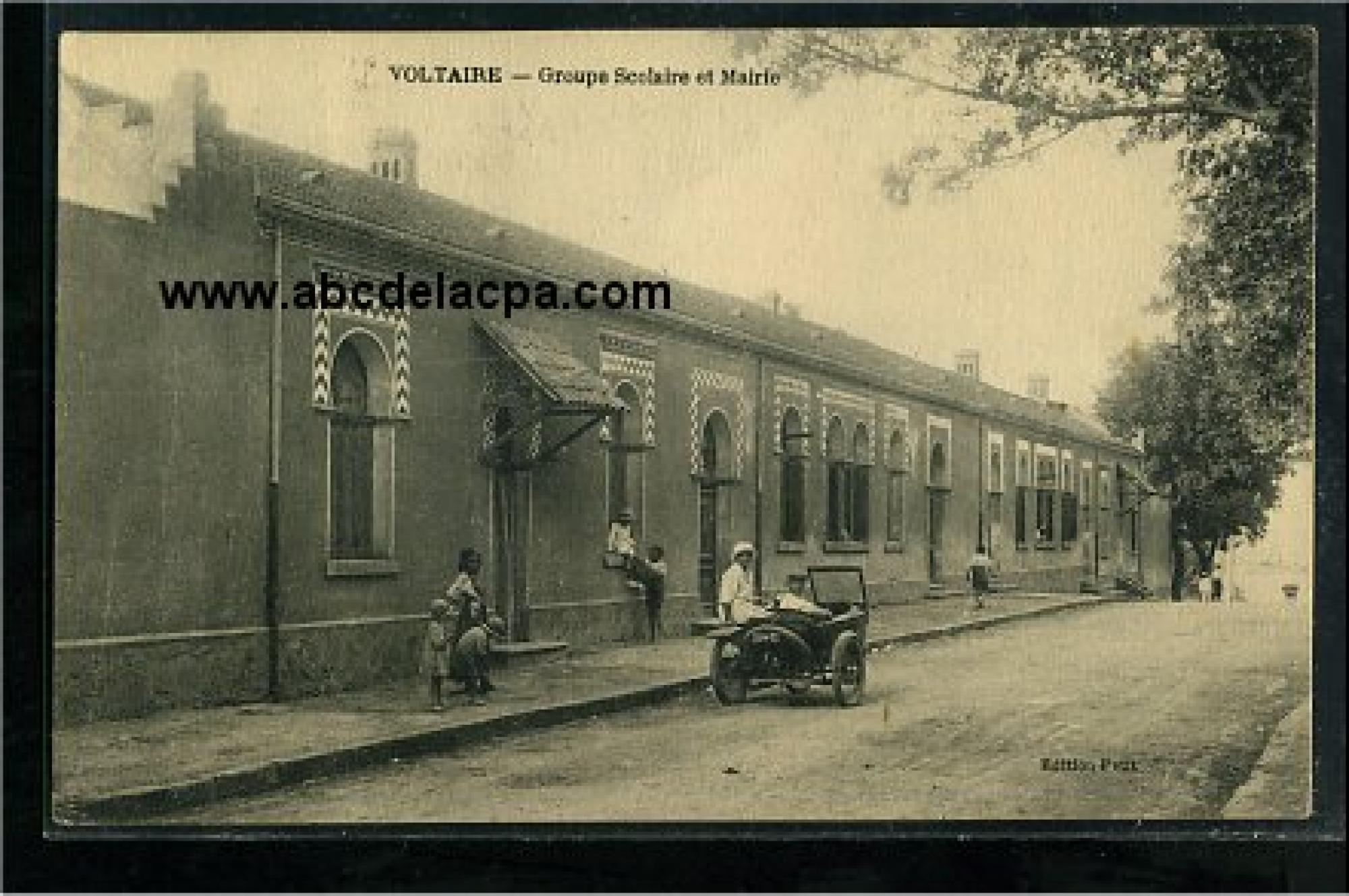 Aïn Lechiakh   (Voltaire)  - Groupe scolaire et mairie