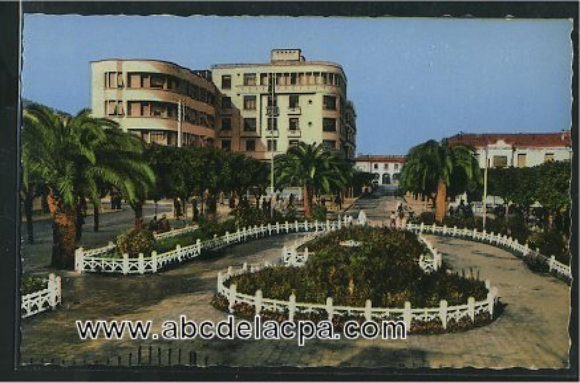 Aïn   Témouchent  - Place Gambetta et Avenue Baudin