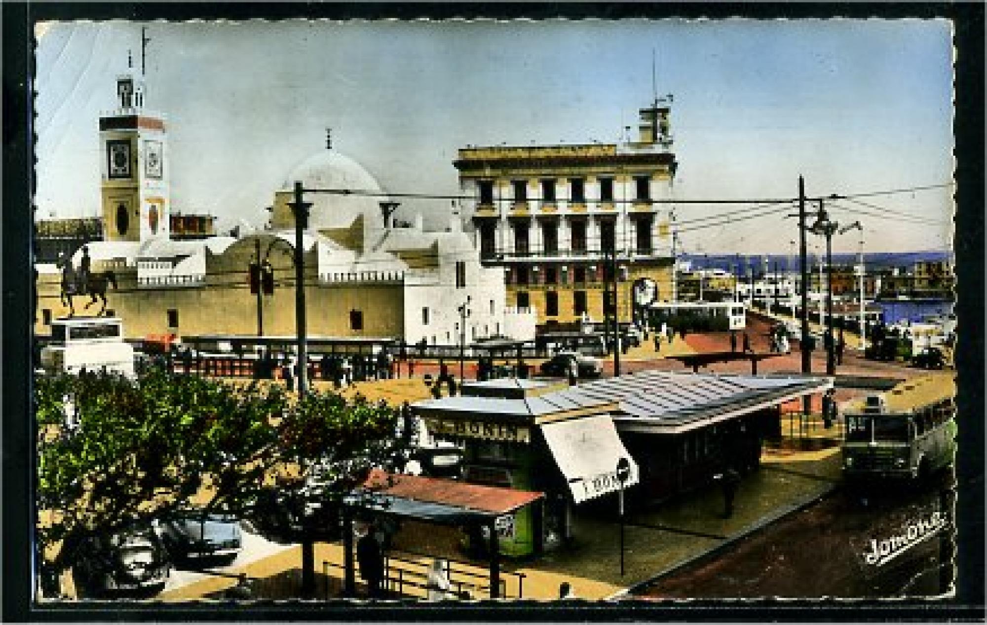 Alger -      Bâtiments  - Place du Gouvernement et Palais consulaire