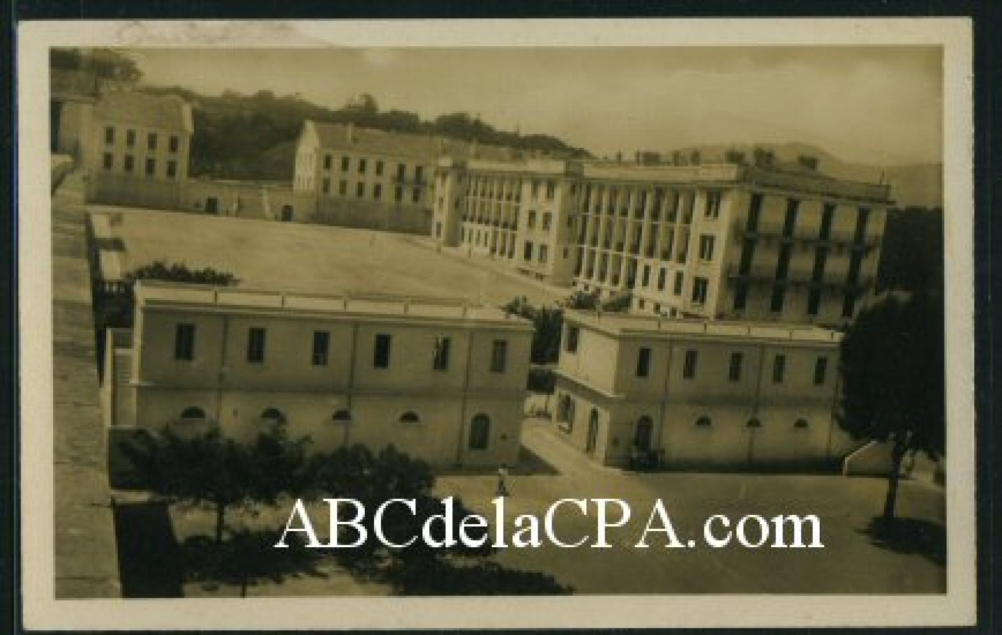 Alger -      Bâtiments  - Caserne d'Orléans - Bâtiment des sous officiers, des EOR et le 2e bataillon