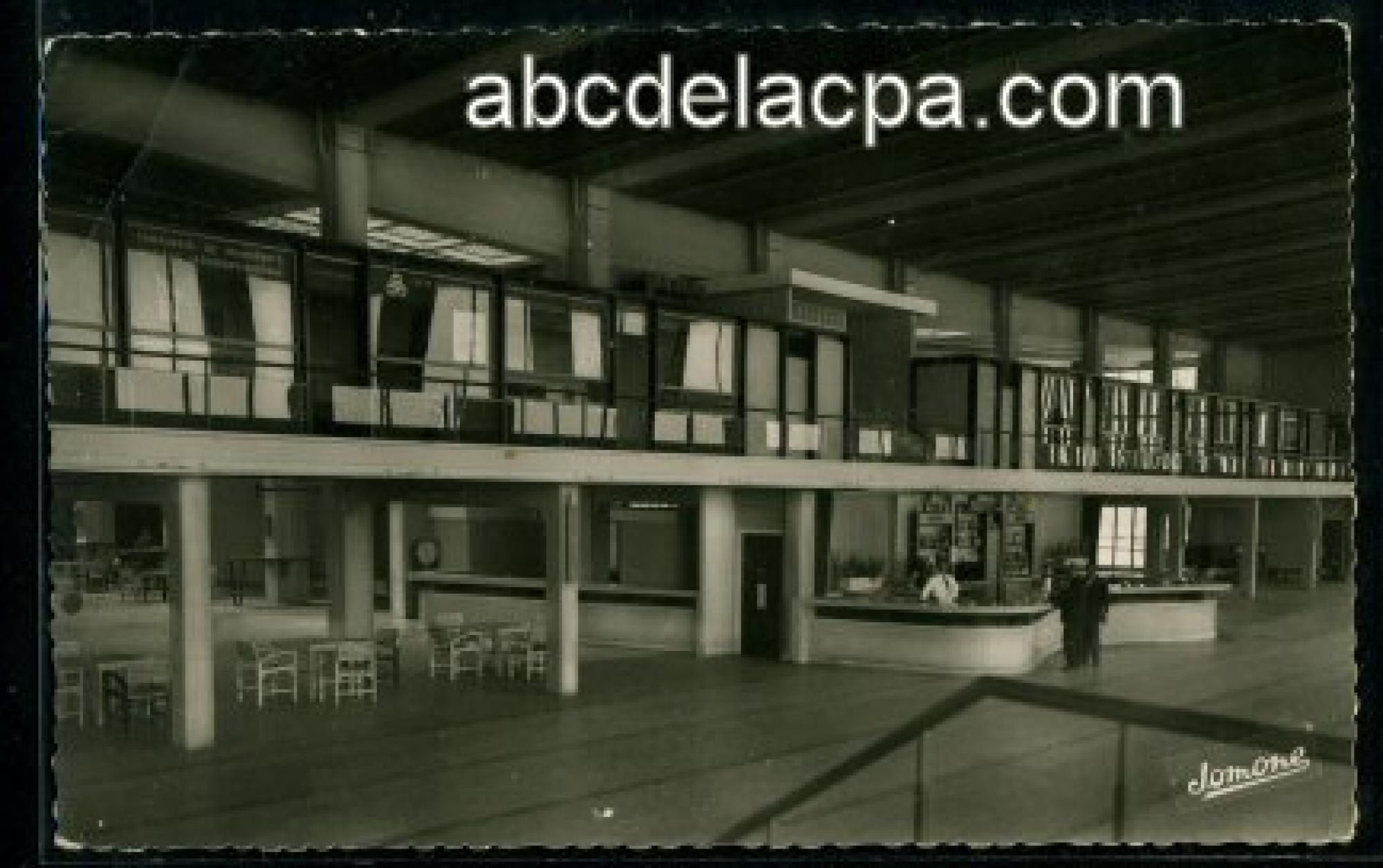 Alger -      Bâtiments  - Aérogare de Maison Blanche - Le bar