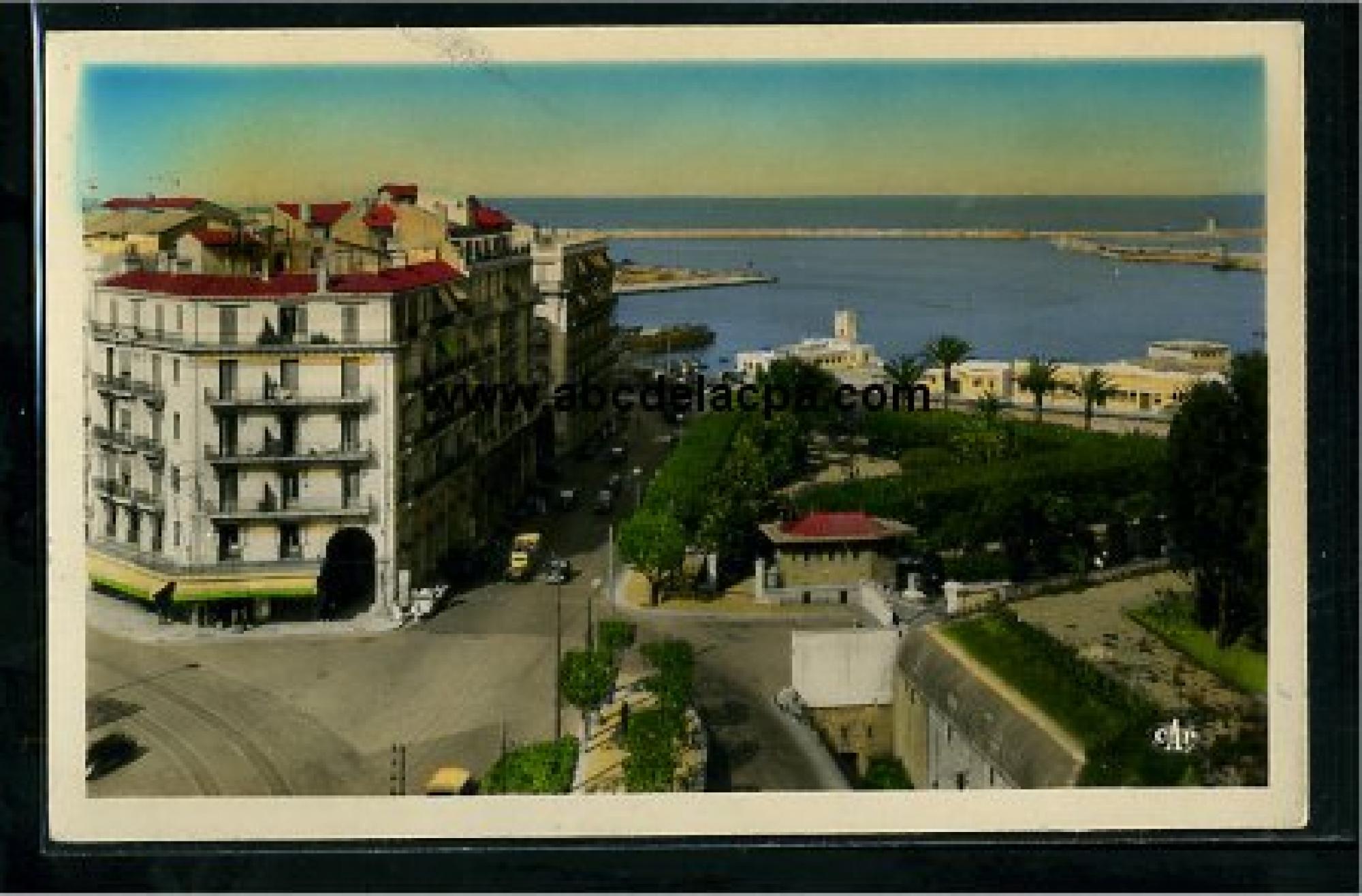 Alger -      Bâtiments  - Boulevard Carnot et foyer du Soldat