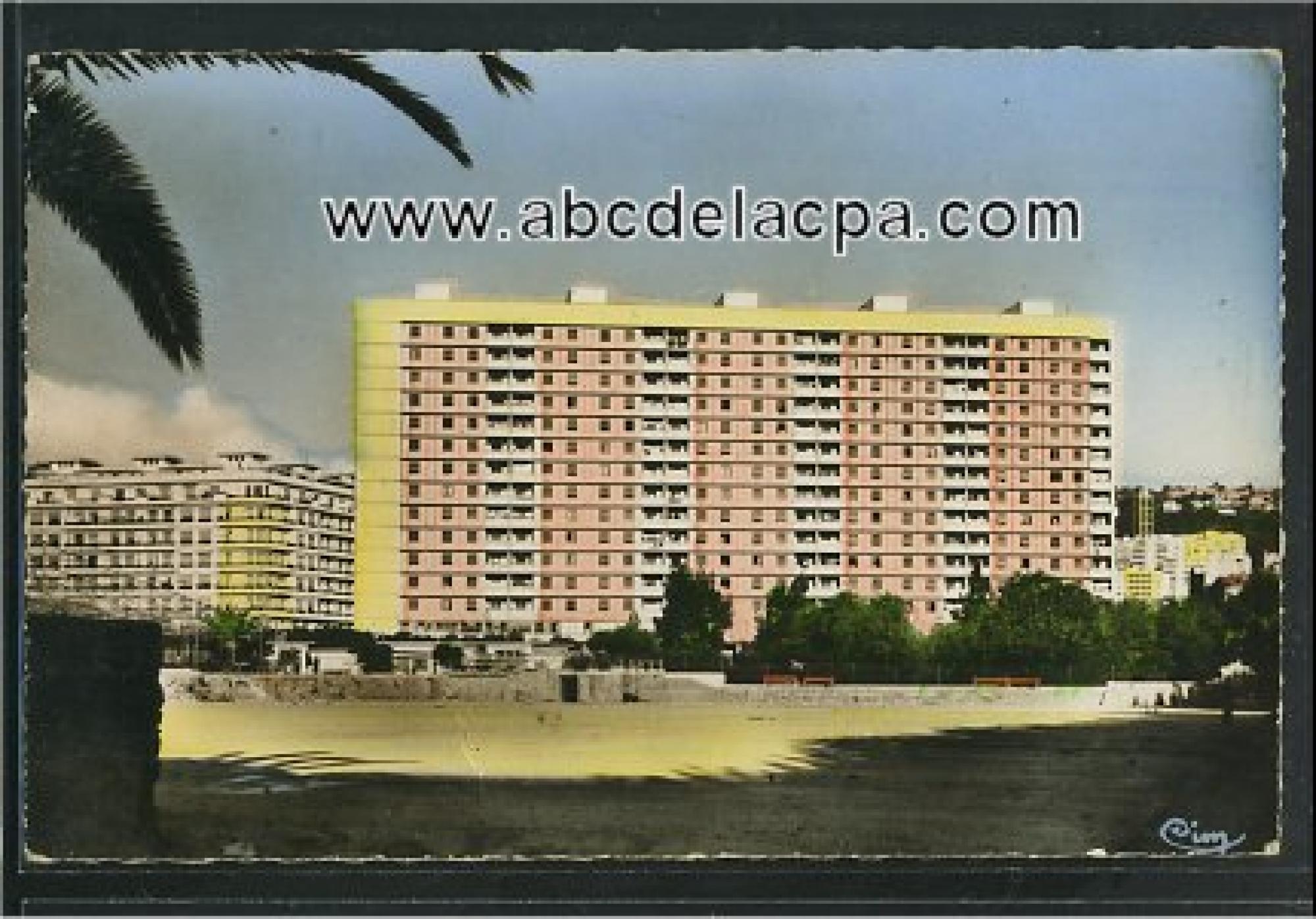 Alger -      Bâtiments  - Quartier Champ de manoeuvre, bâtiments H.L.M.