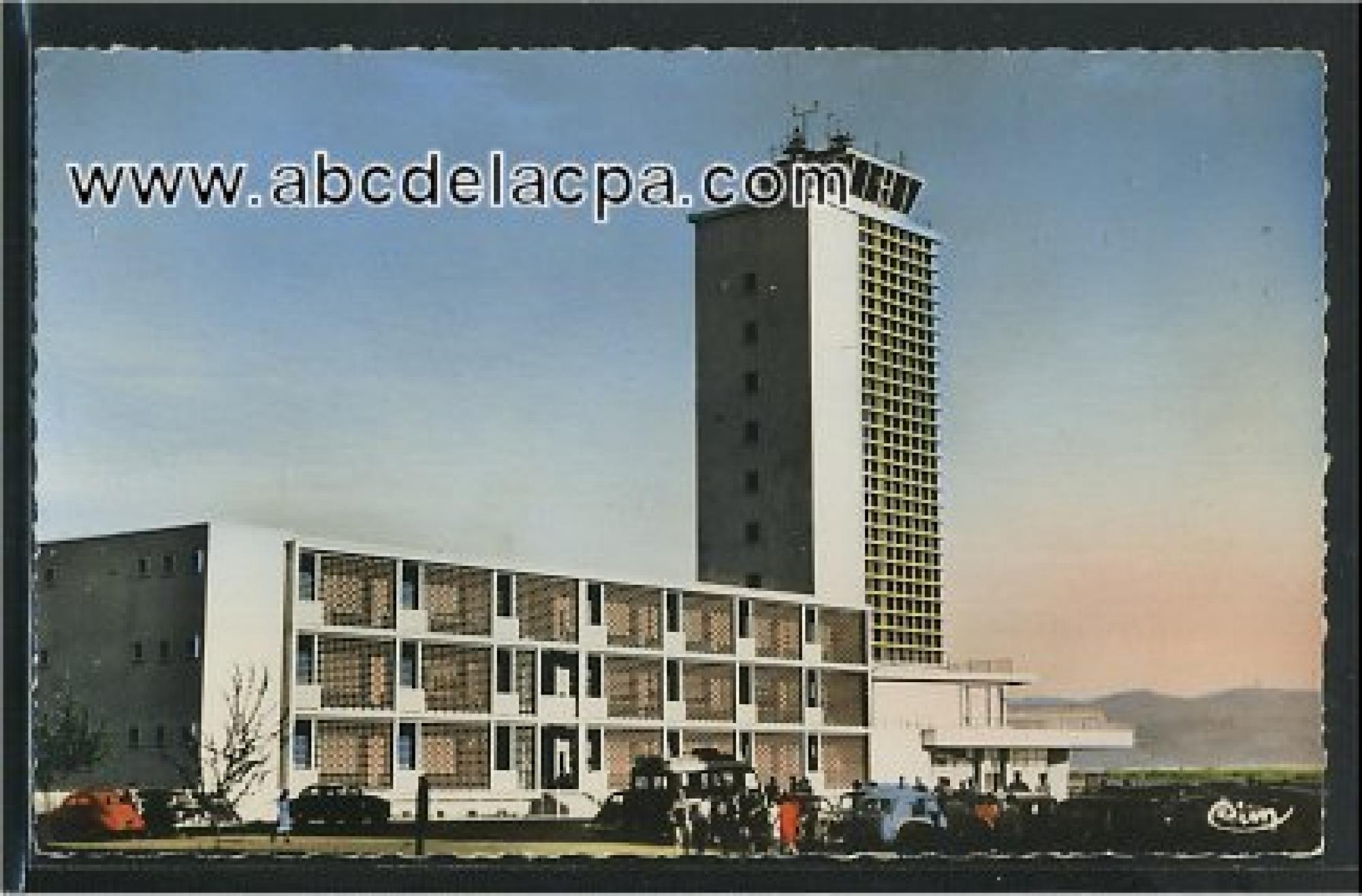 Alger -      Bâtiments  - La tour de contrôle