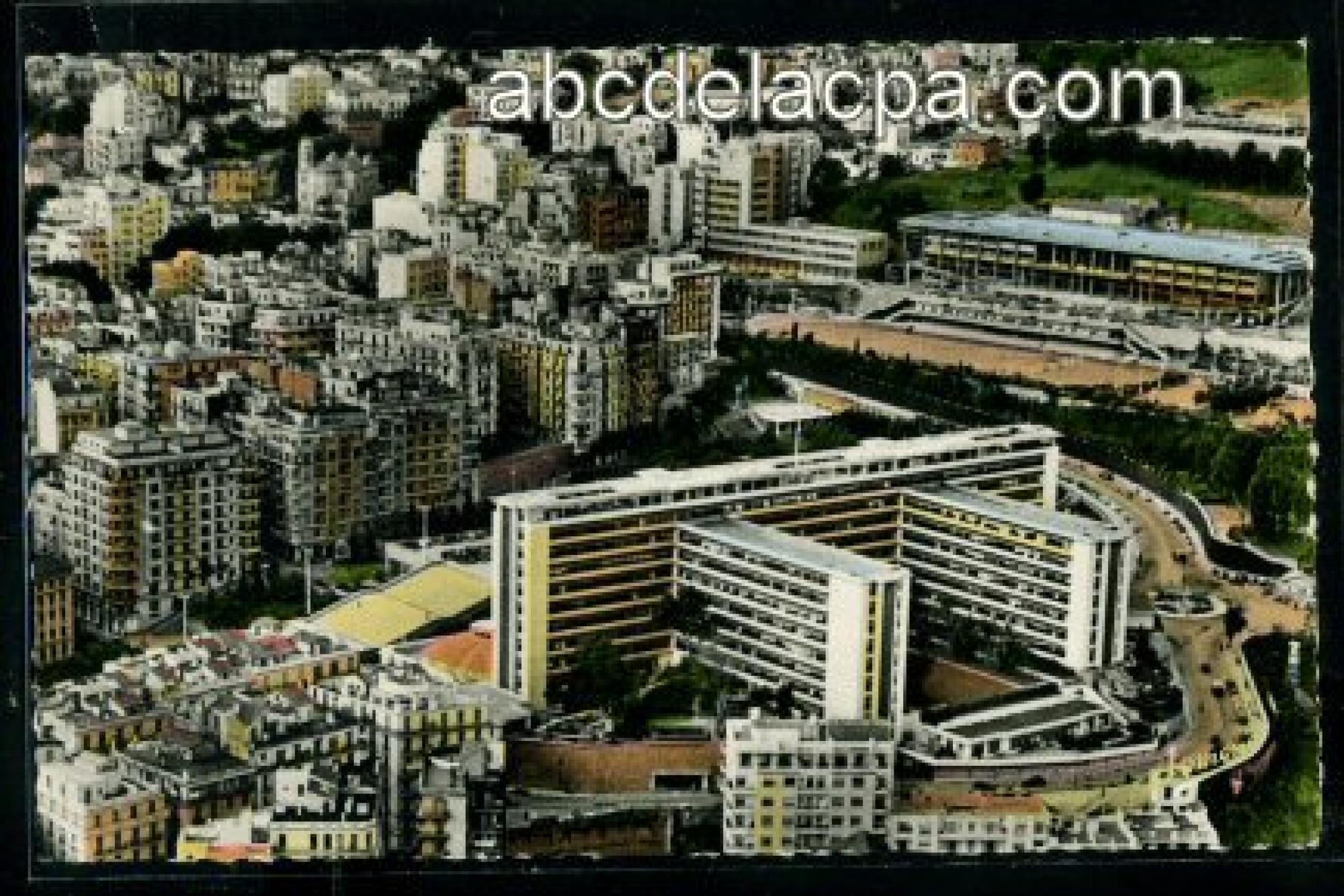 Alger -      Bâtiments  - Vu générale - Le gouvernement général - Le stade Leclerc