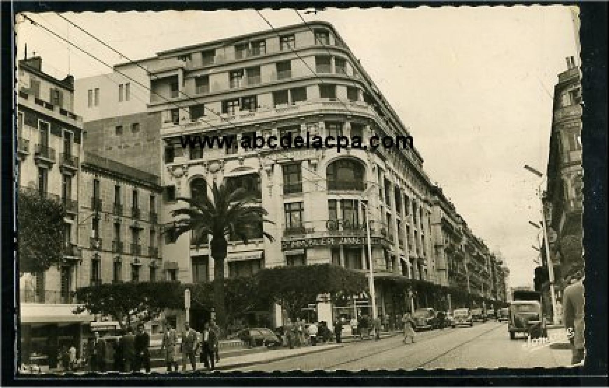 Alger - Rues  - Place d'Isly - Passage du Bon Marché