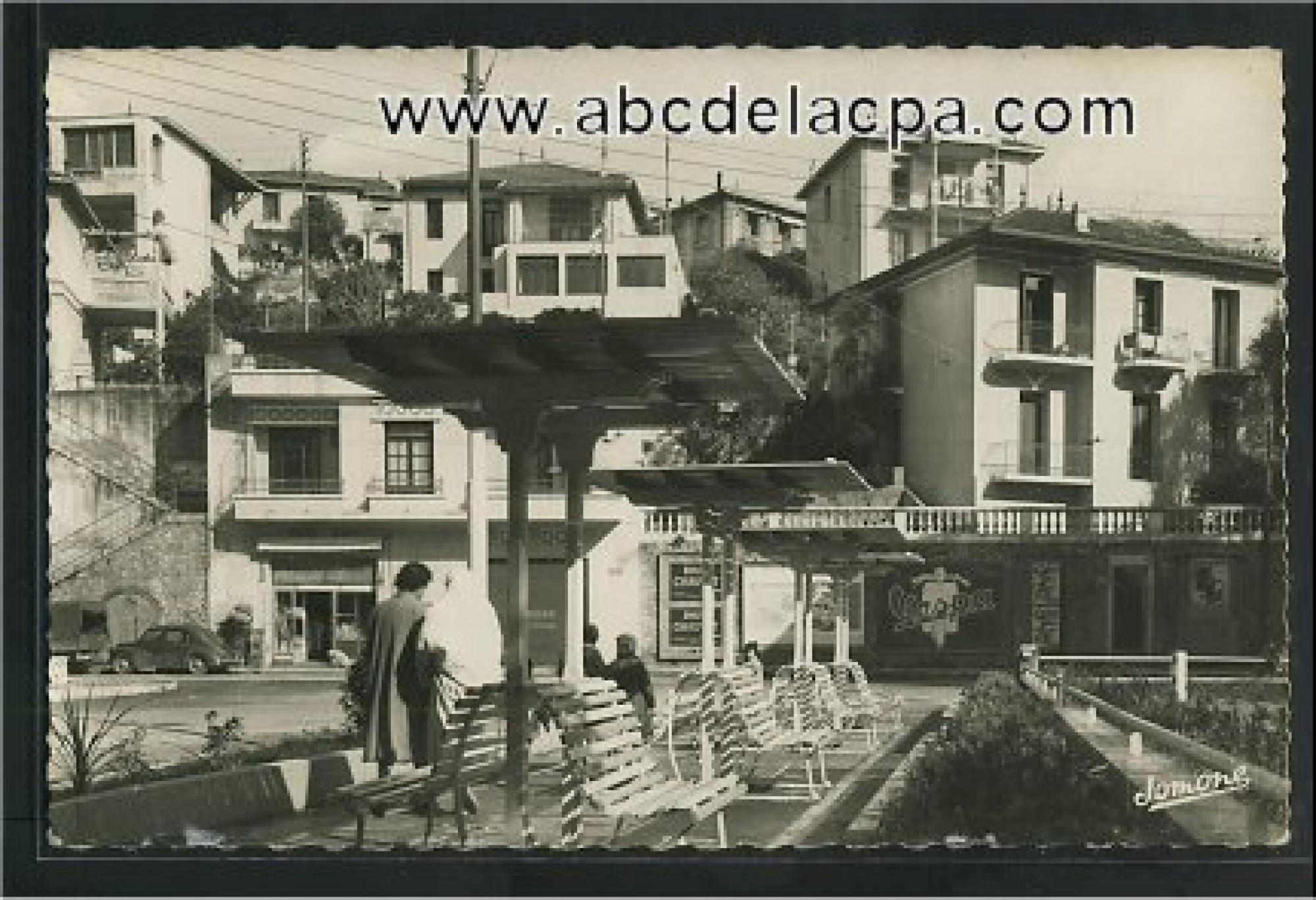 Alger - Rues  - La pergola Place Geay