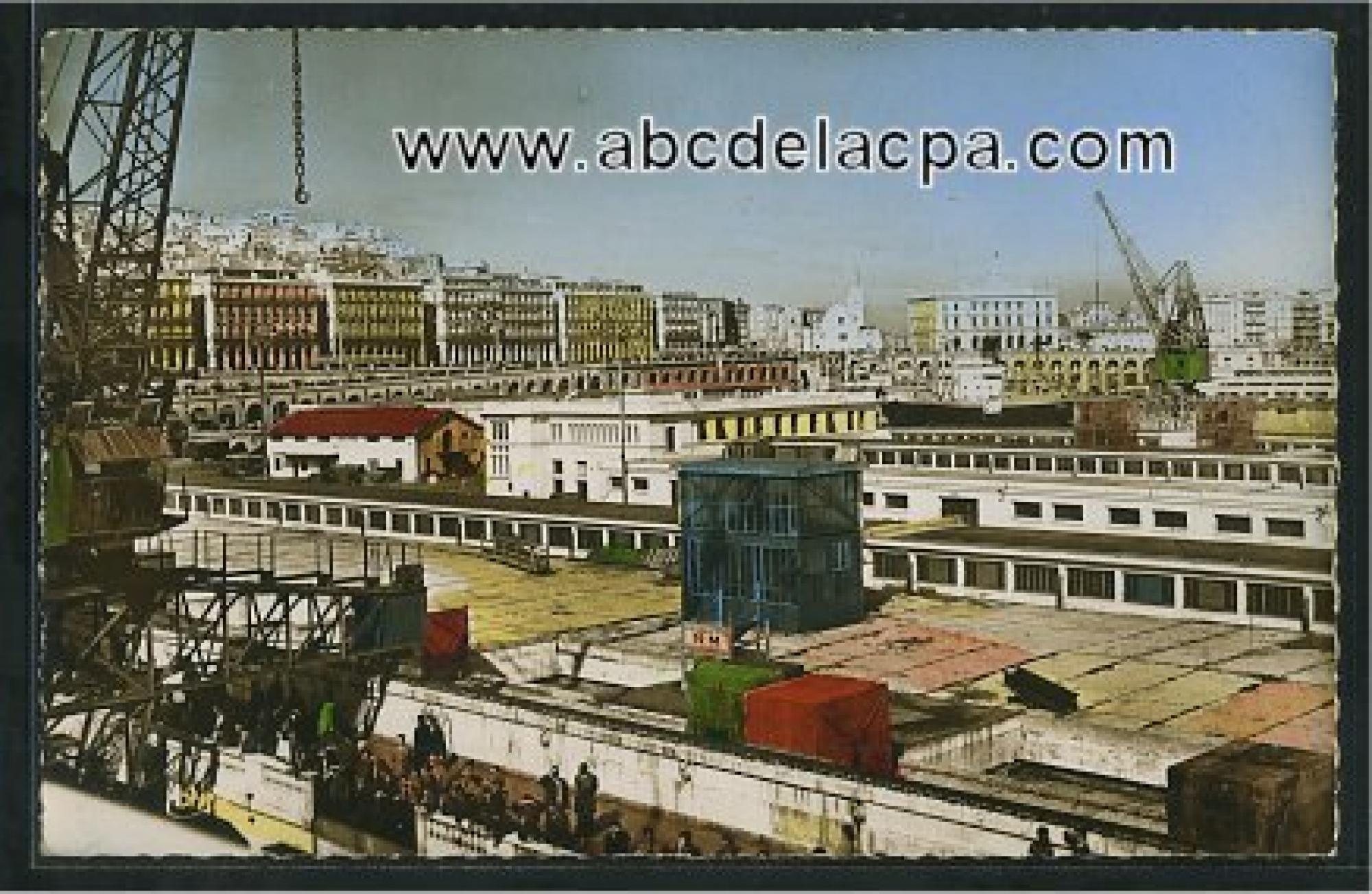 Alger - Le      Port  - Le port, les quais et la casbah