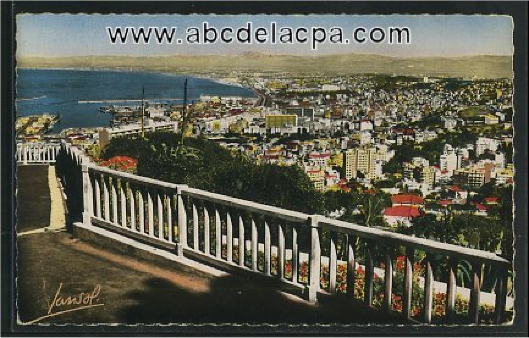 Alger - Vue      Générale  - Une trouée sur Alger, vue du Balcon Saint Raphaël