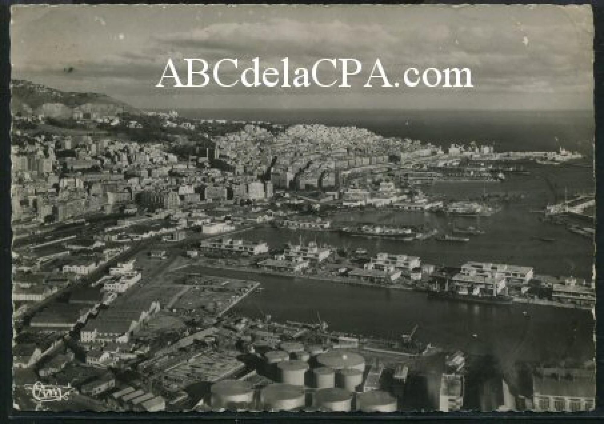 Alger - Vue      Générale  - Vue aérienne sur le Port, à droite la casbah