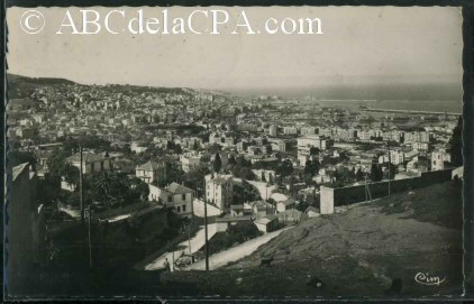 Alger - Vue      Générale  - Le Port et vue générale prise de la montagne