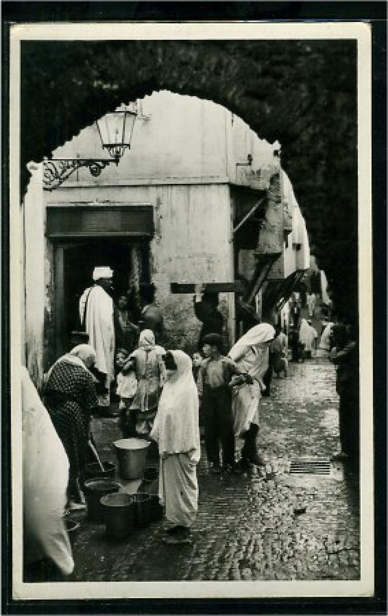 Alger - La      Casbah  - Fontaine de la rue N'Fissah