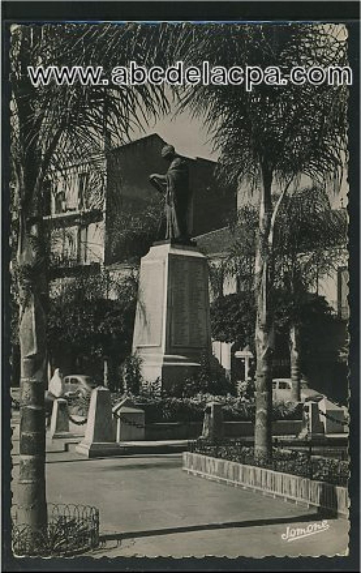 Alger - Maison      Carrée  - Le monument aux morts