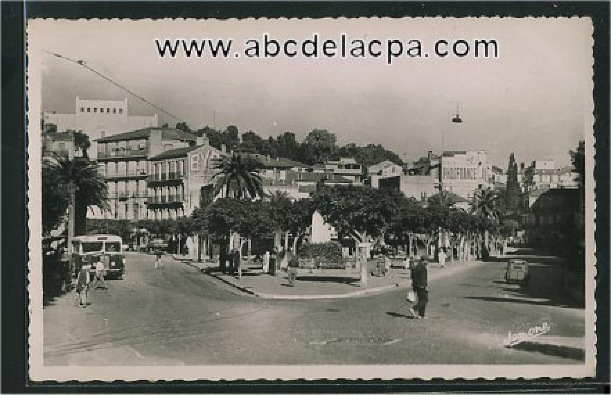 Alger - Maison      Carrée  - Place Zévaco