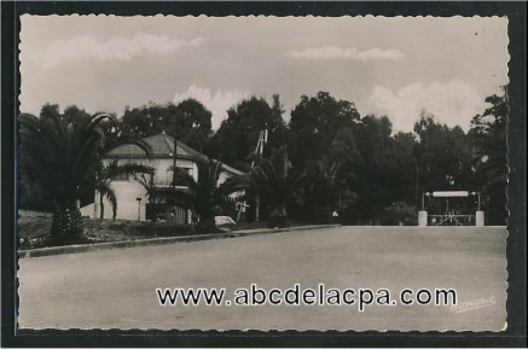 Alger - Maison      Carrée  - Entrée du 45e régiment des transmissions à Bellevue