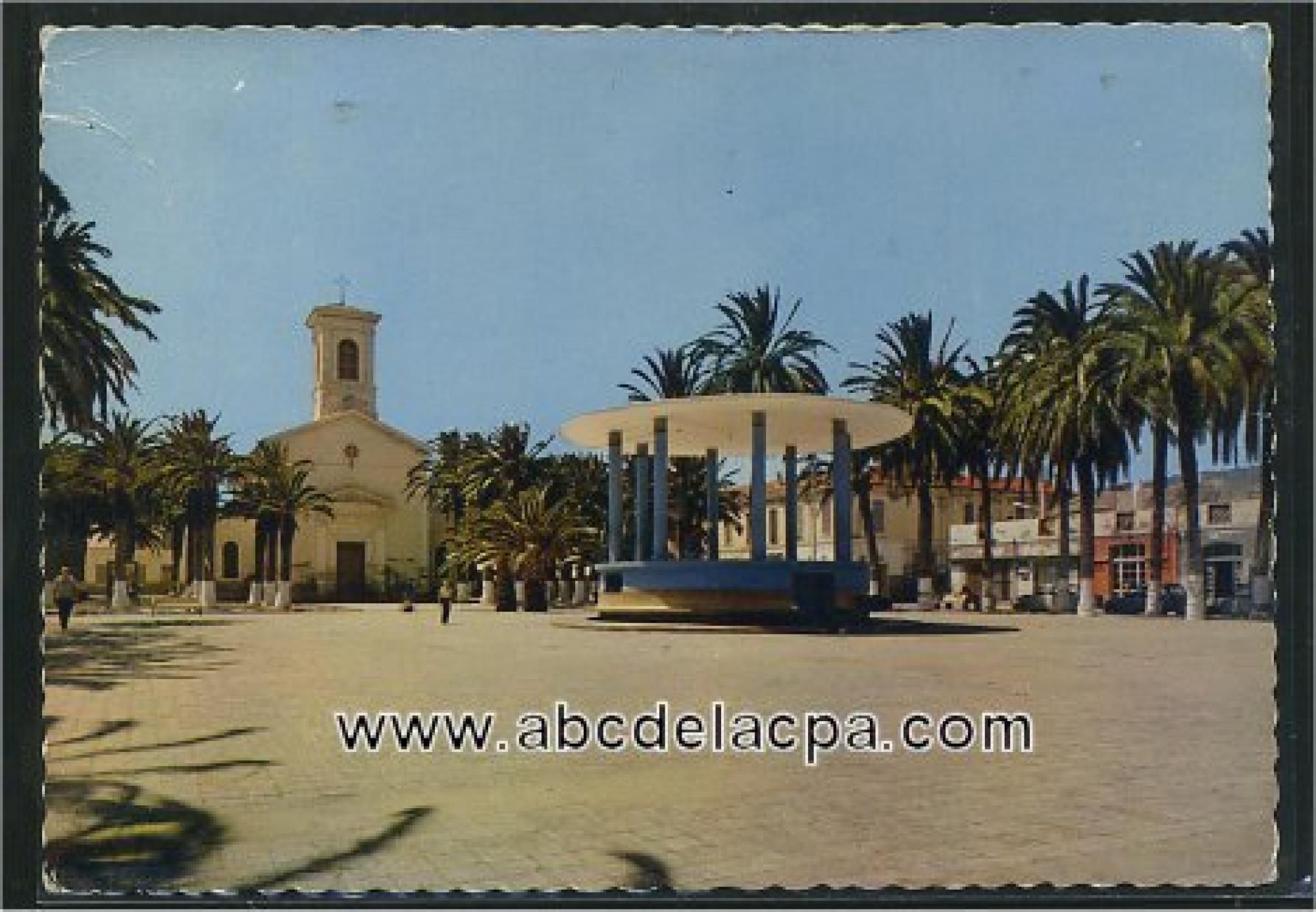 Arzew  - Place du 1er novembre 1954 et l'Eglise