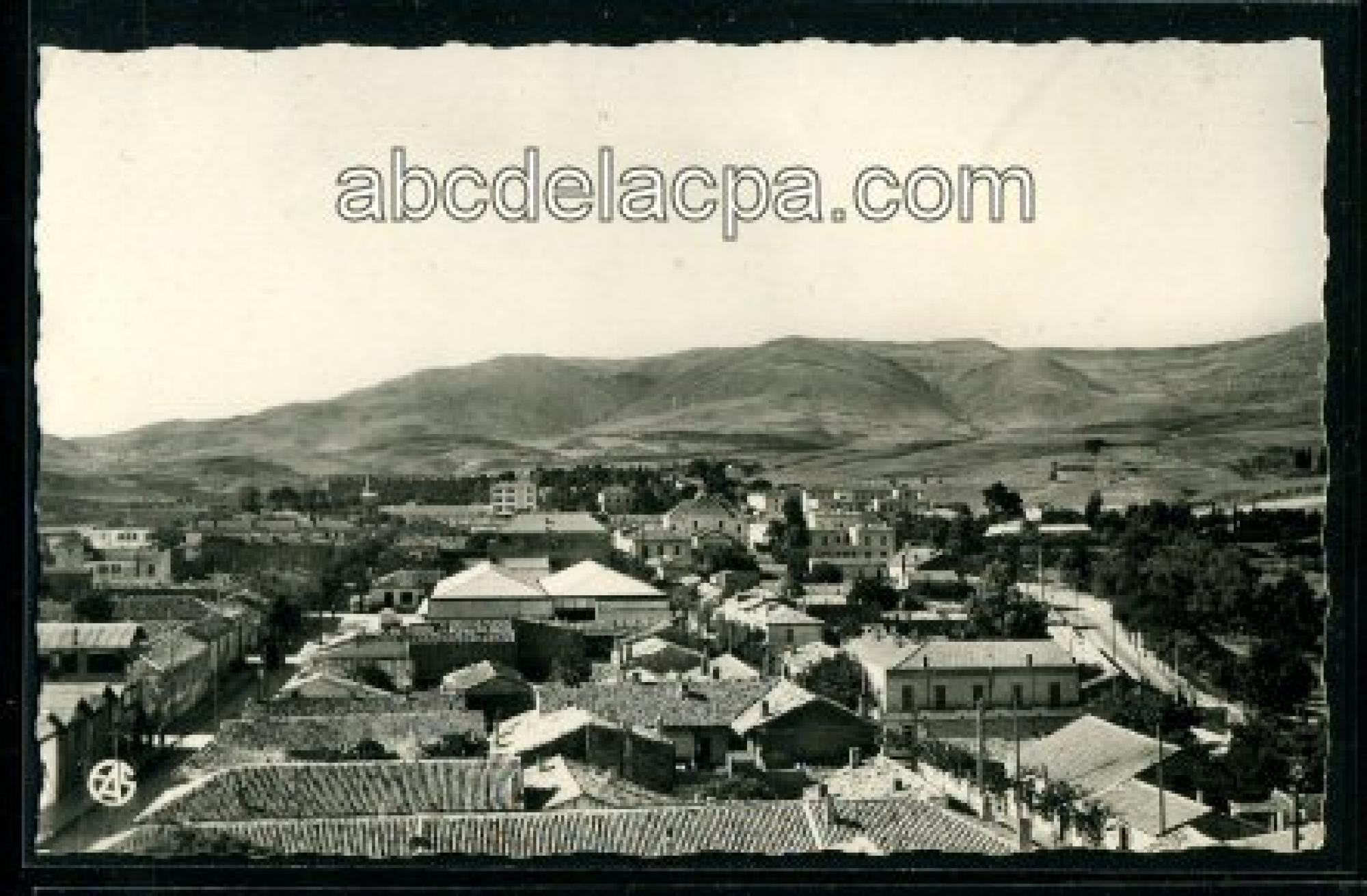 Aumale (Sour el   Ghozlane)  - Vue générale et le Dina