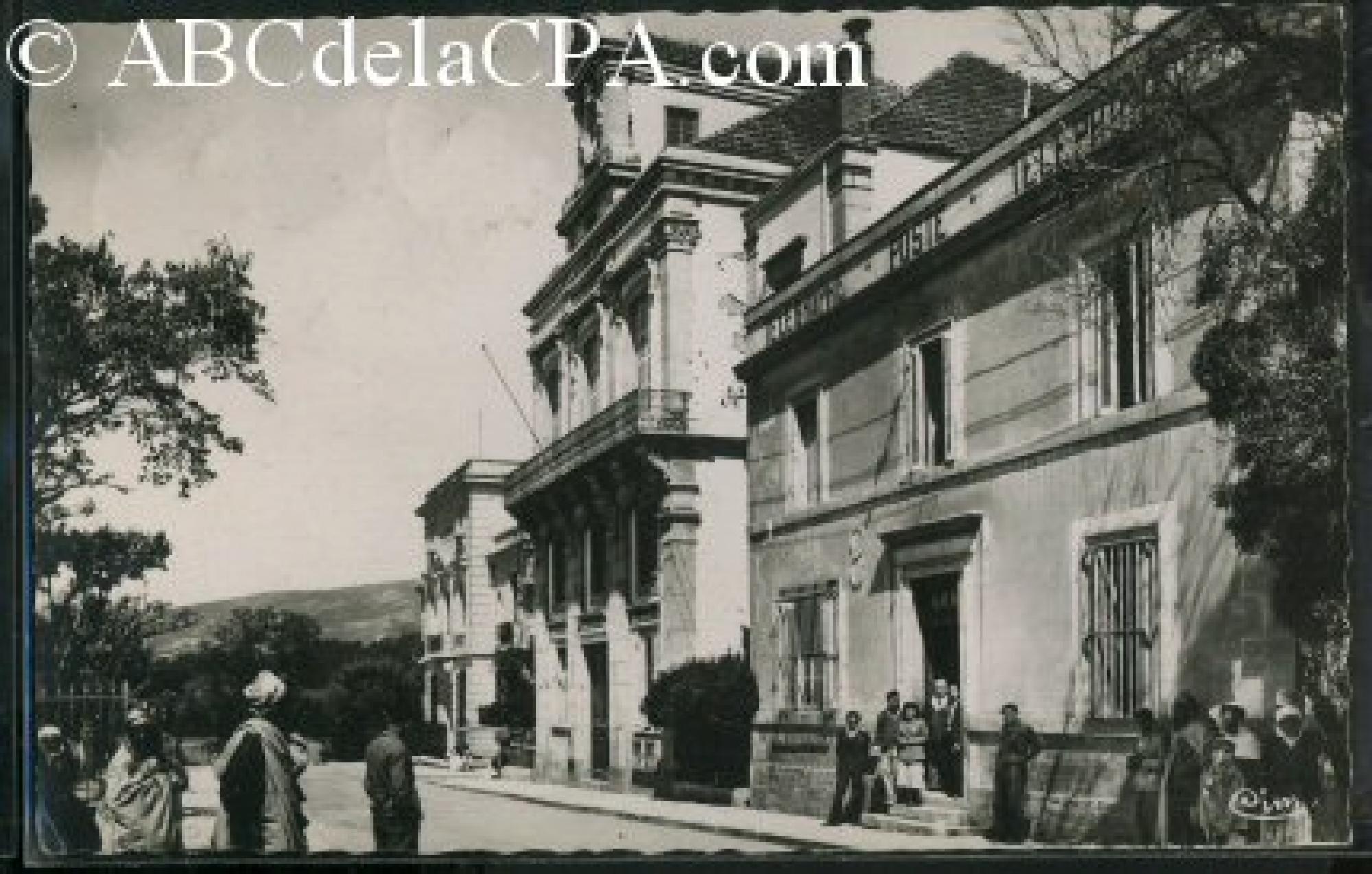 Aumale (Sour el   Ghozlane)  - Poste - Mairie - Banque