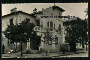 Ben Badis   (Descartes)  - La poste et la salle des fêtes