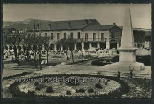 Boghari  - le monument aux morts