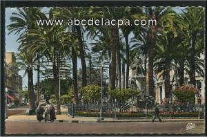 Bône - Rues  - la statue de bertagna et le cours