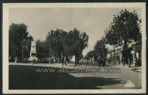 Bouira  - monument aux morts