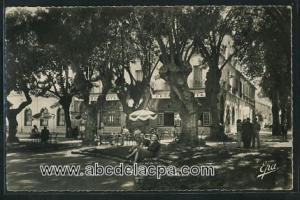 Cherchell  - la plage et l'hôtel césarée