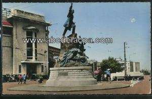 Constantine -      Rues  - statue lamoricière