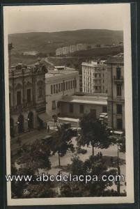 Constantine -      Rues  - un coin de la place de la brèche