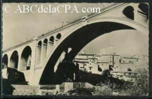 Constantine -      Ponts, passerelles, gorges  - arche du pont sidi rached vue des gorges