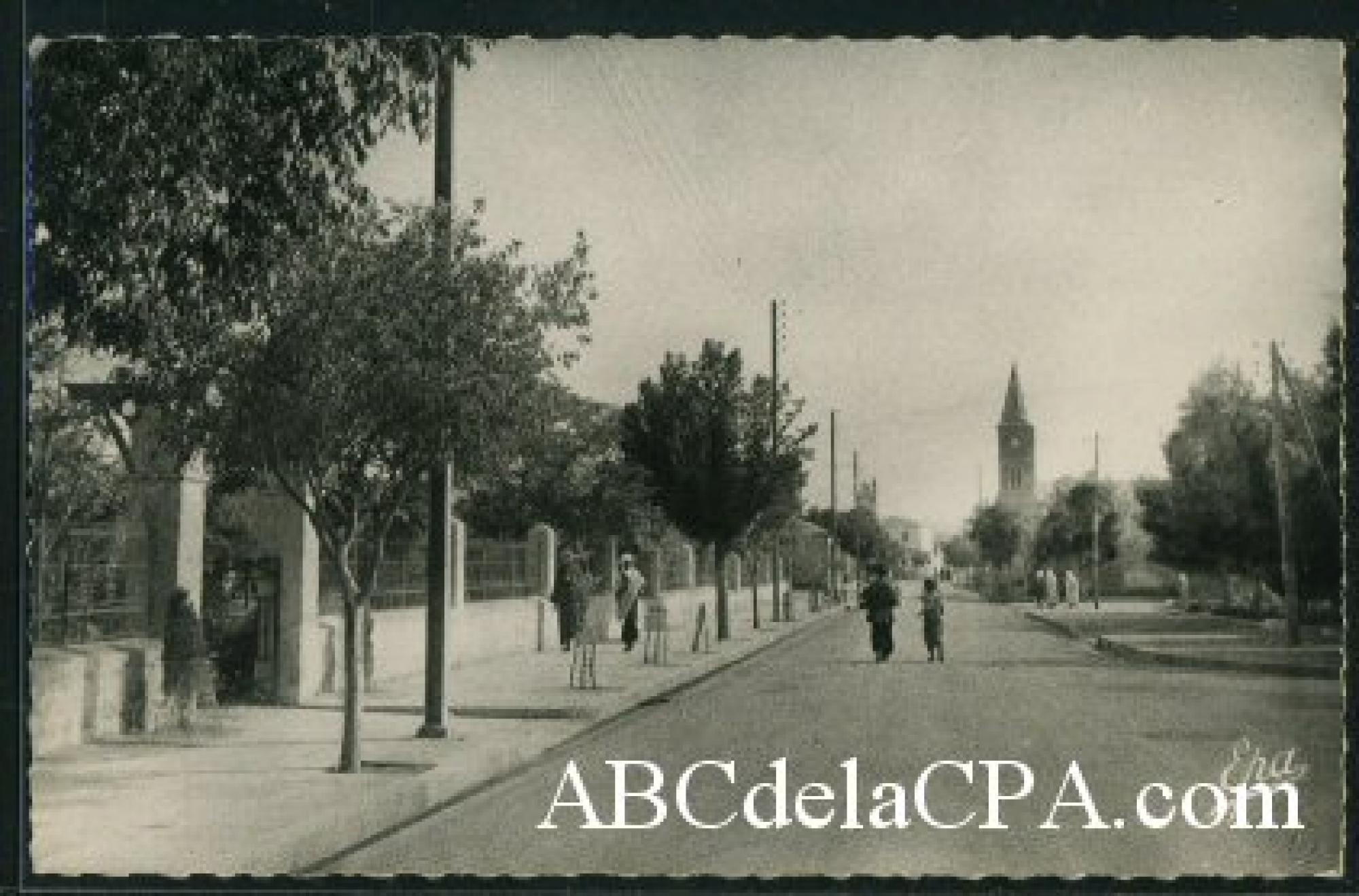 Bayadh (El)   (Géryville)  - Boulevard et Entrée du Square