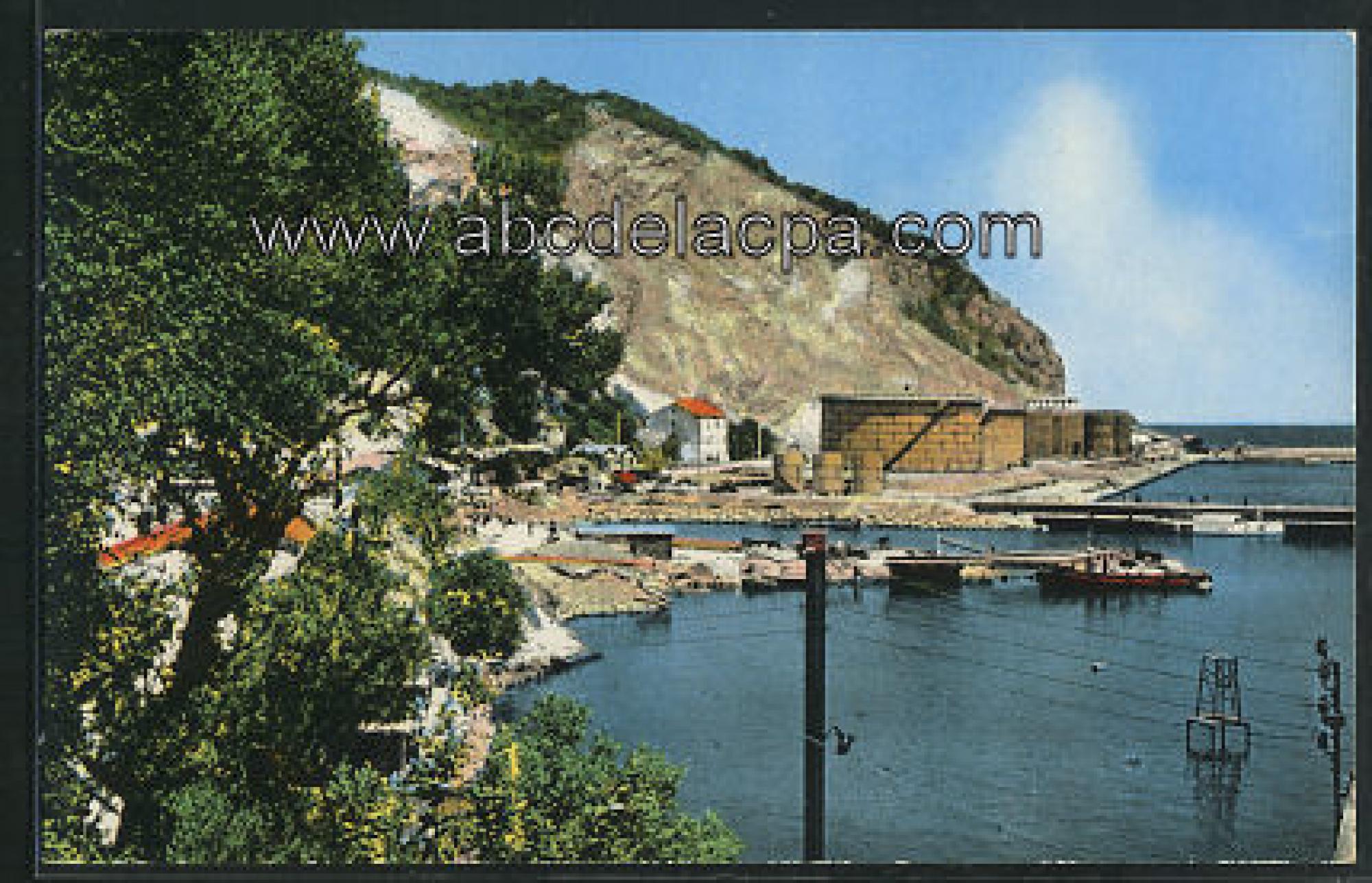 Bejaïa (Bougie)  - Cuves pour le chargement du pétrole