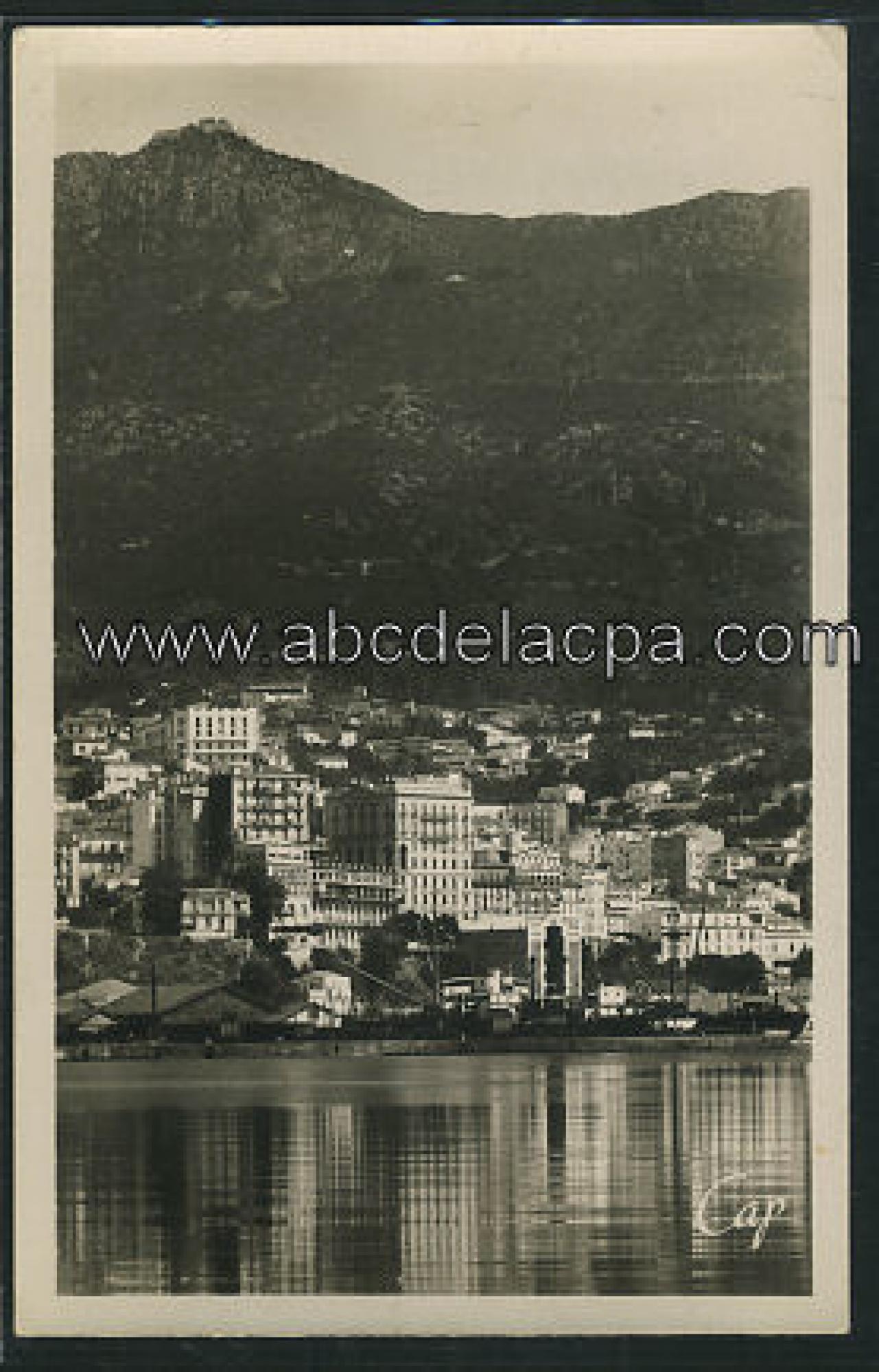 Bejaïa (Bougie)  - La ville sur le flanc du Djebel Gouraya