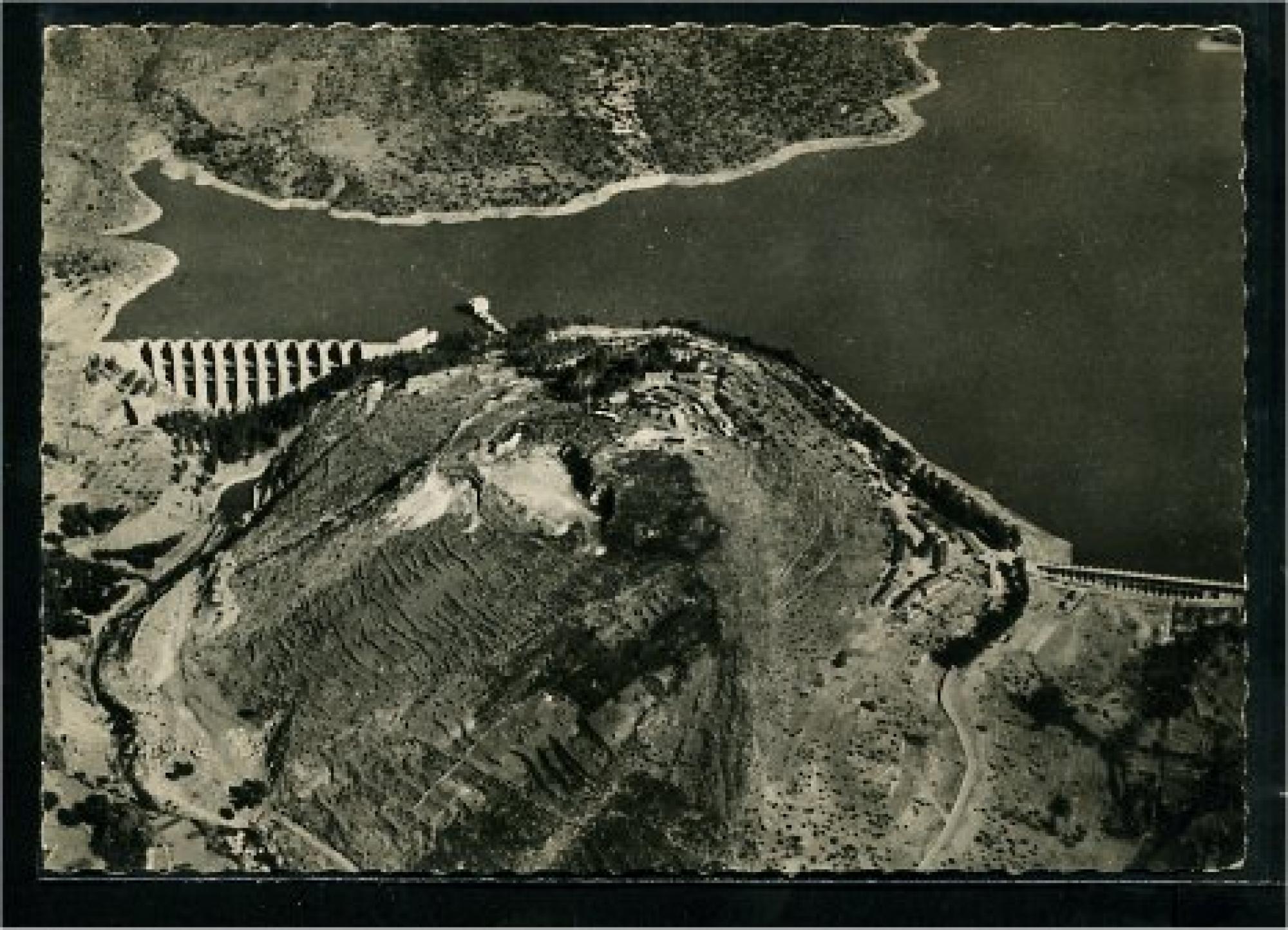 Benibadhel  - Le village européen et le barrage de retenue