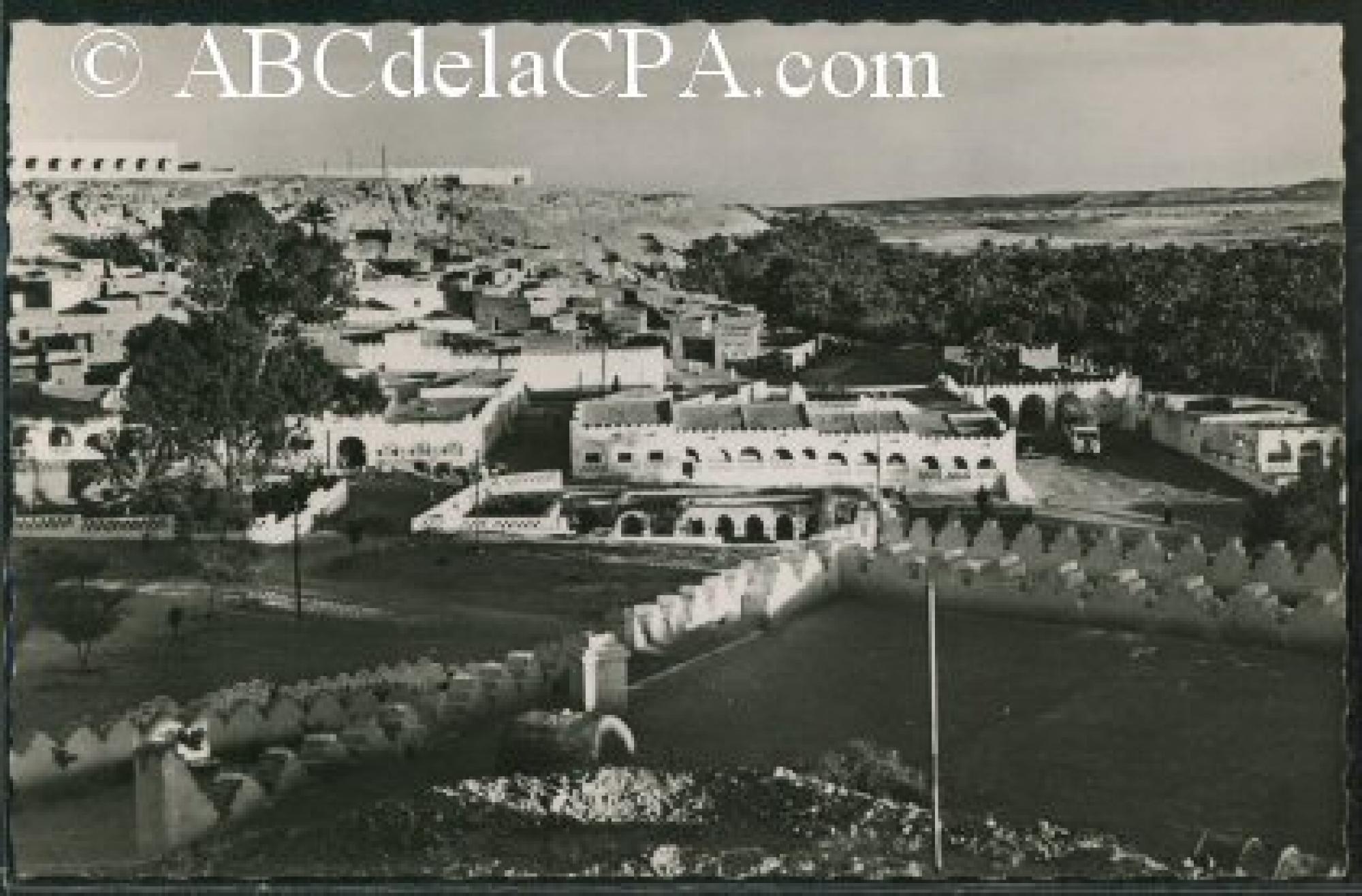 Beni Abbes  - Vue générale, en bas l'Hôtel de la Transsaharienne, au fond le Bordje Citroën