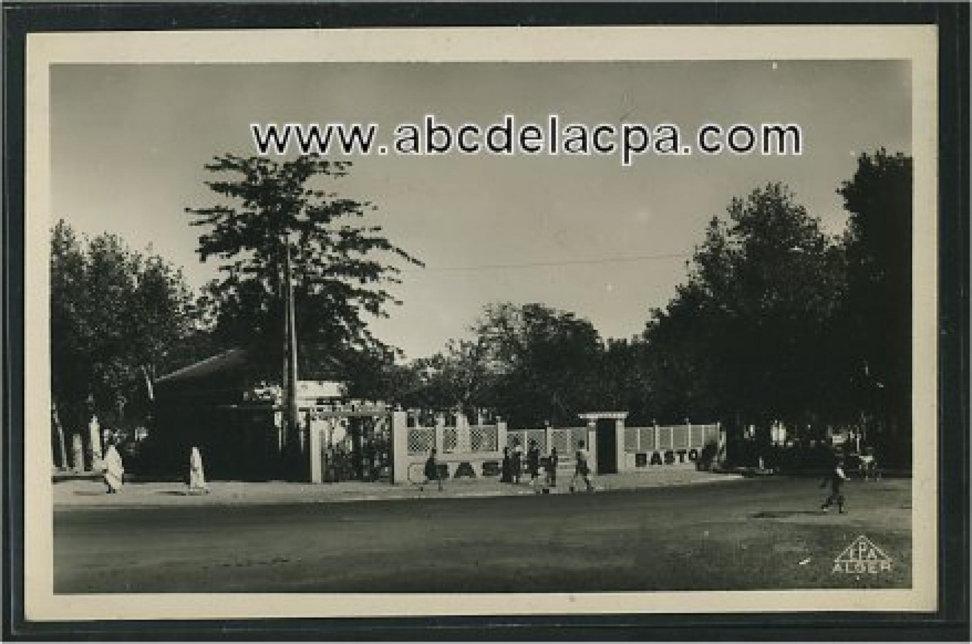 Blida - Bâtiments  - café du pont robinson et route d'alger