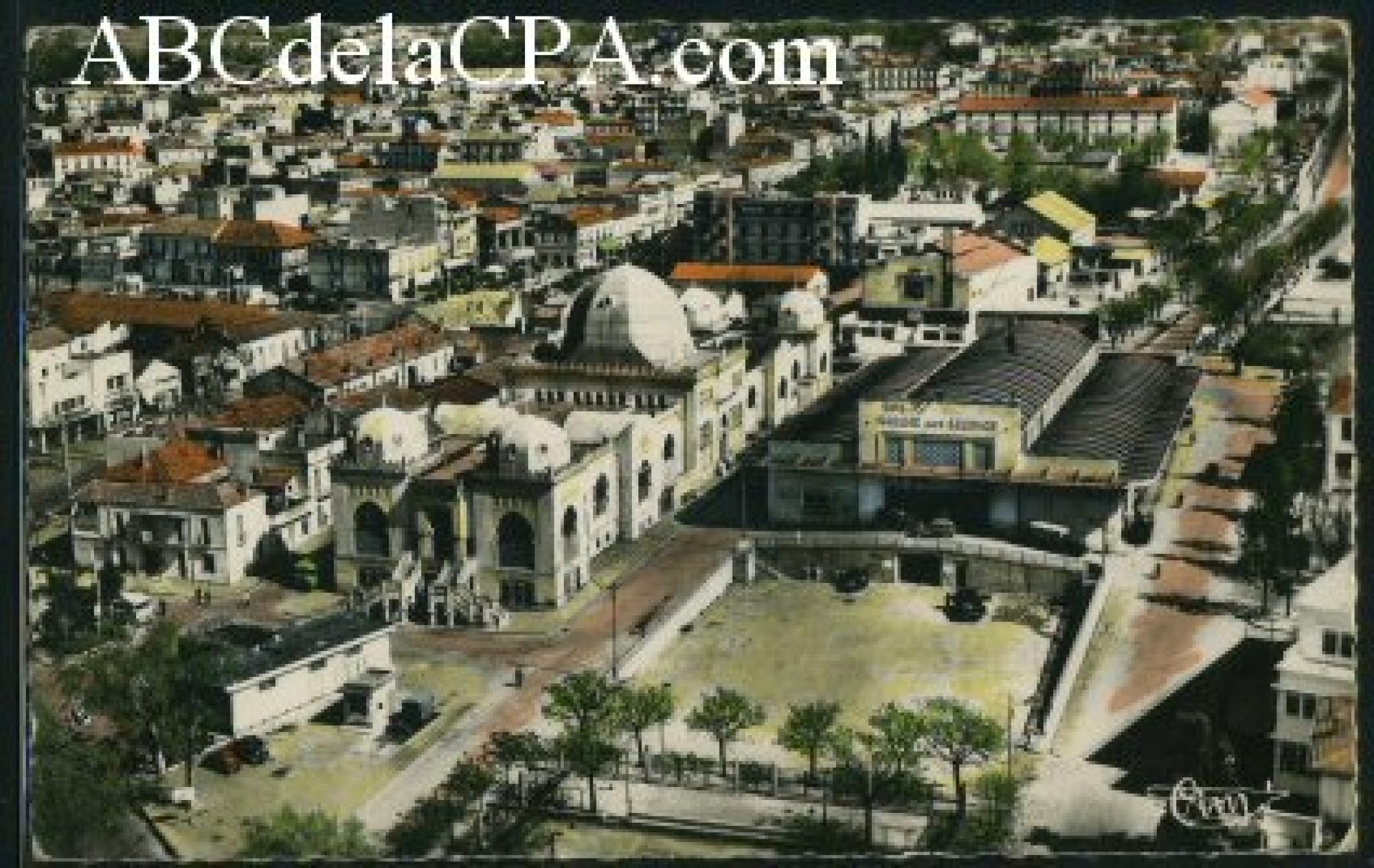 Blida -  Bâtiments  - halle aux tabacs et marché aux légumes de la chiffa - vue aérienne