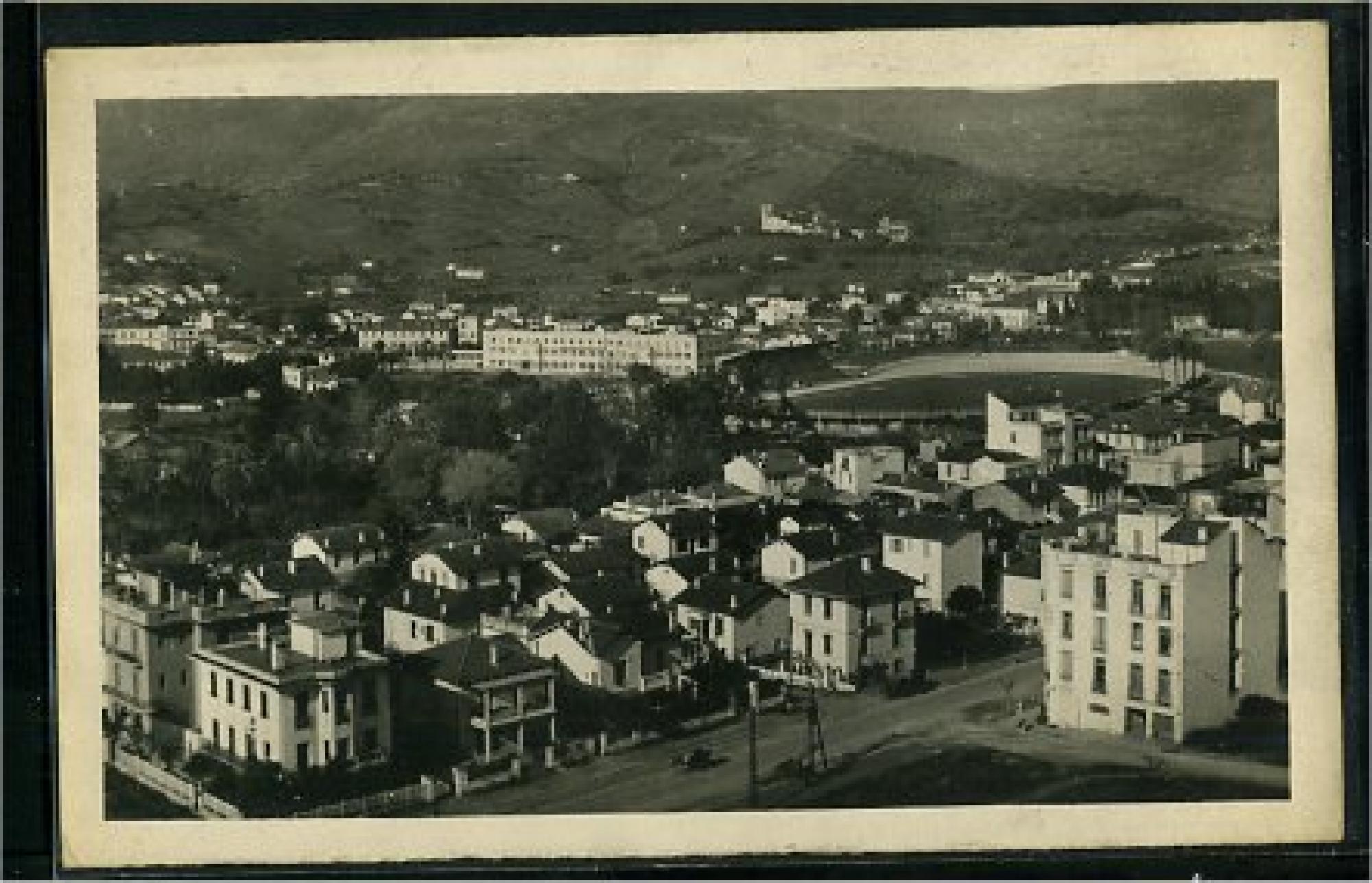 Bône -      Bâtiments  - quartier beauséjour - le stade municipal