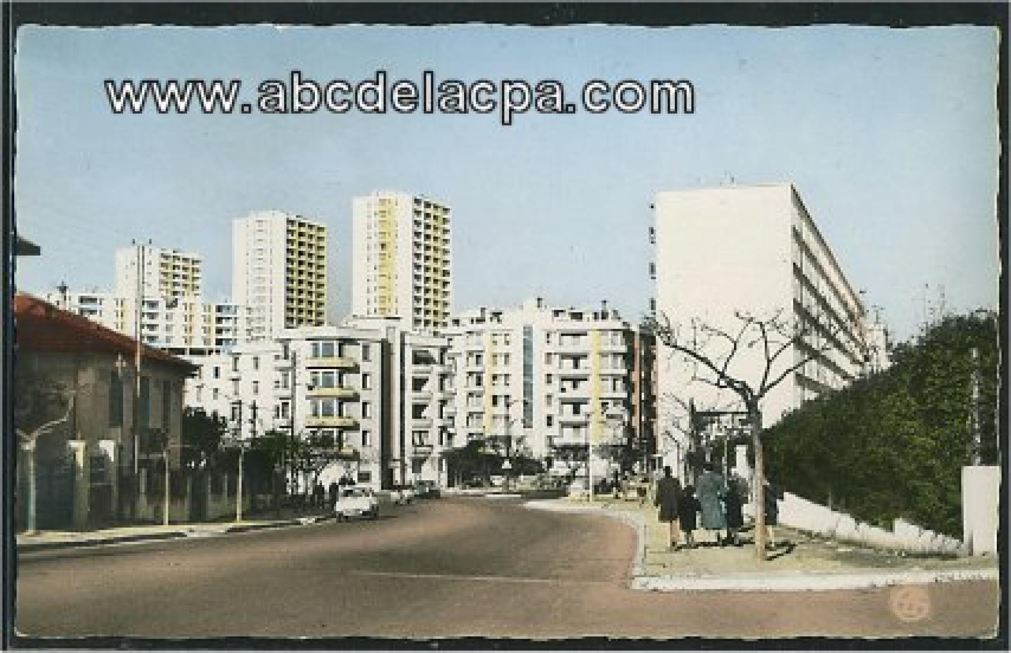 Bône -      Bâtiments  - les immeubles de la menadia et les 1000 logements