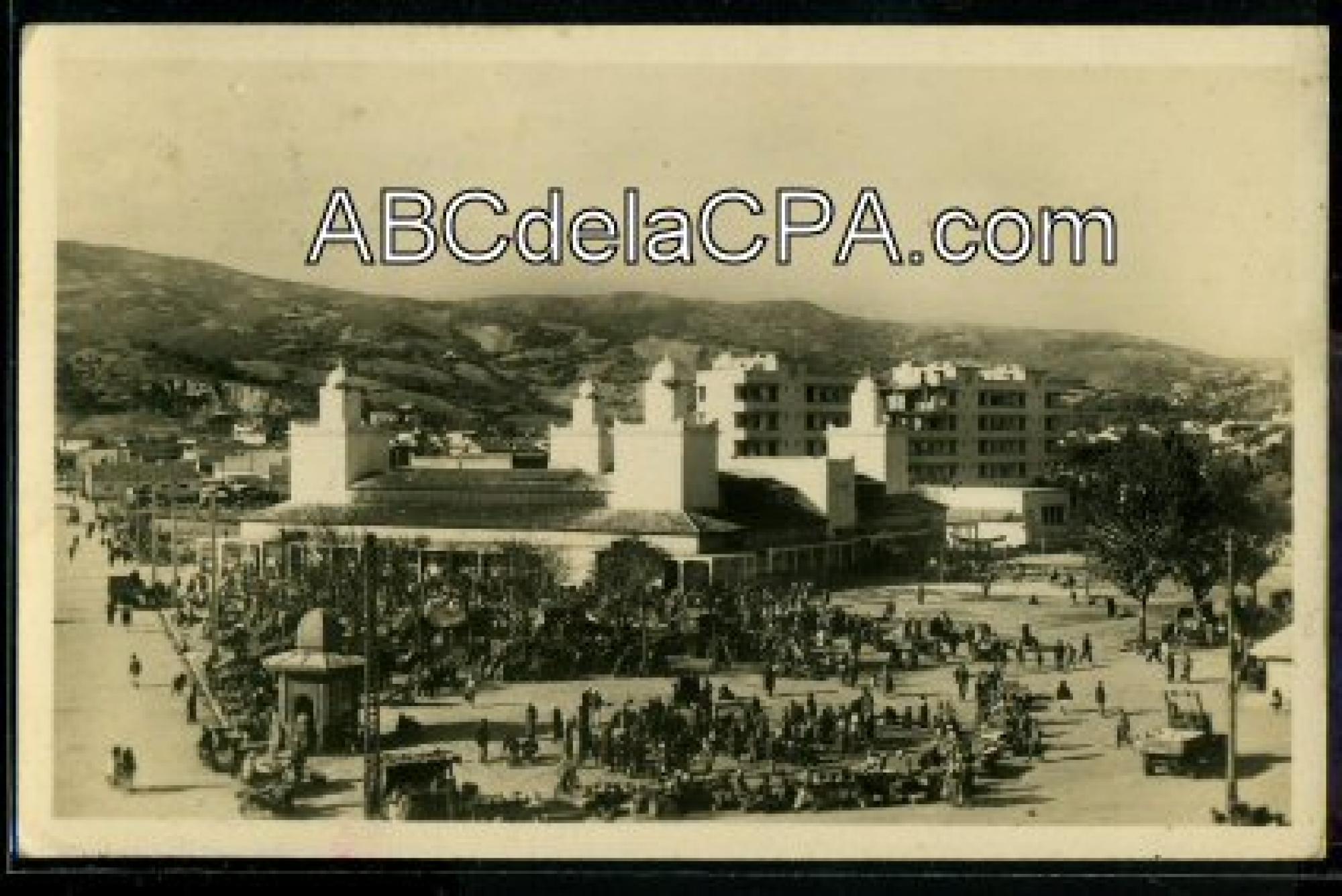 Bône -      Bâtiments  - place du marché arabe