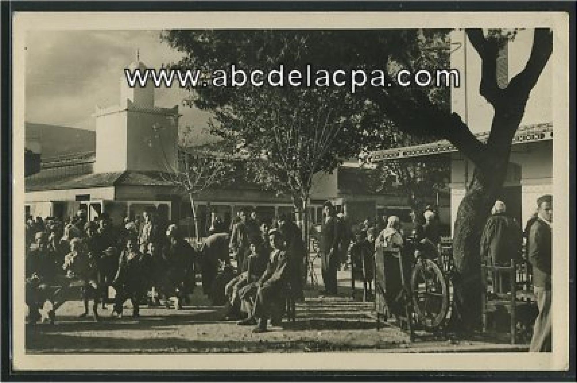 Bône - Rues  - une vue du marché arabe