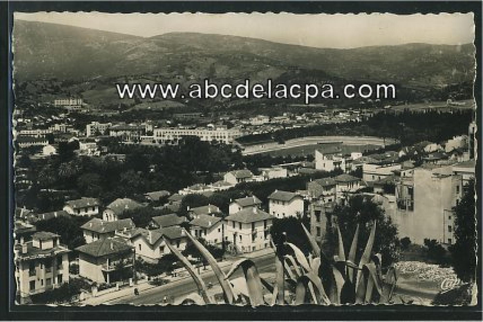 Bône -      Vues générales  - vue générale vers le stade
