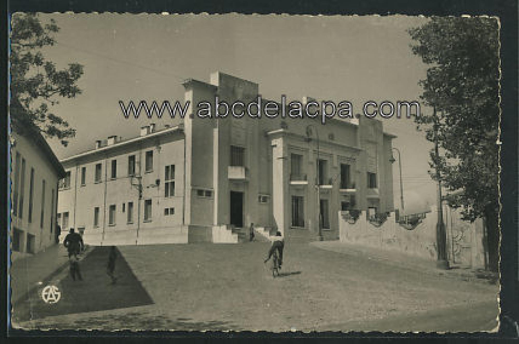 Bouira  - la mairie et la salle des fêtes