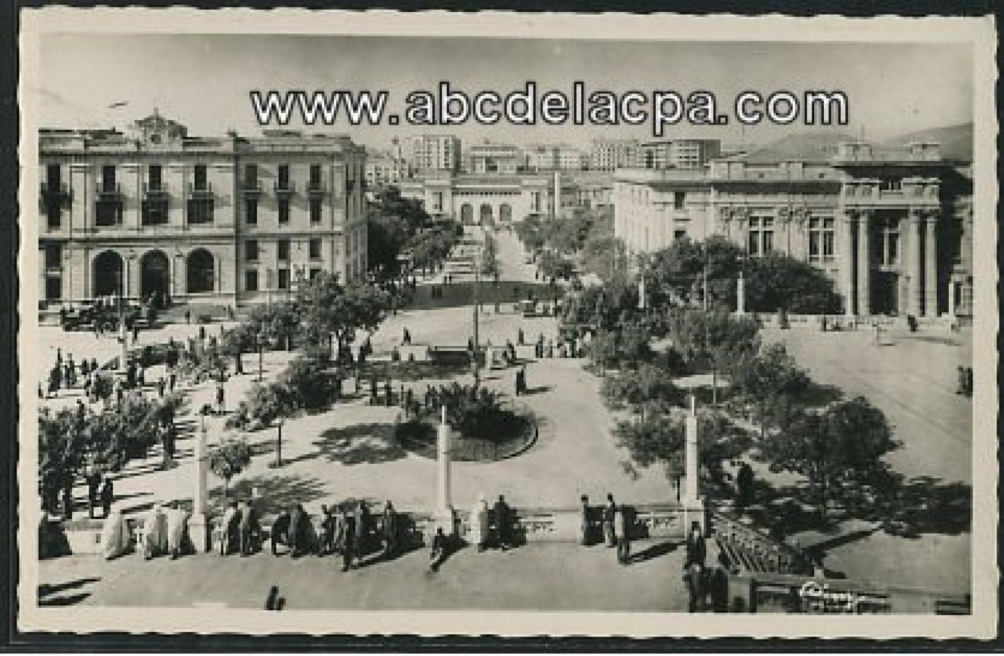 Constantine -      Bâtiments  - la poste et le théâtre