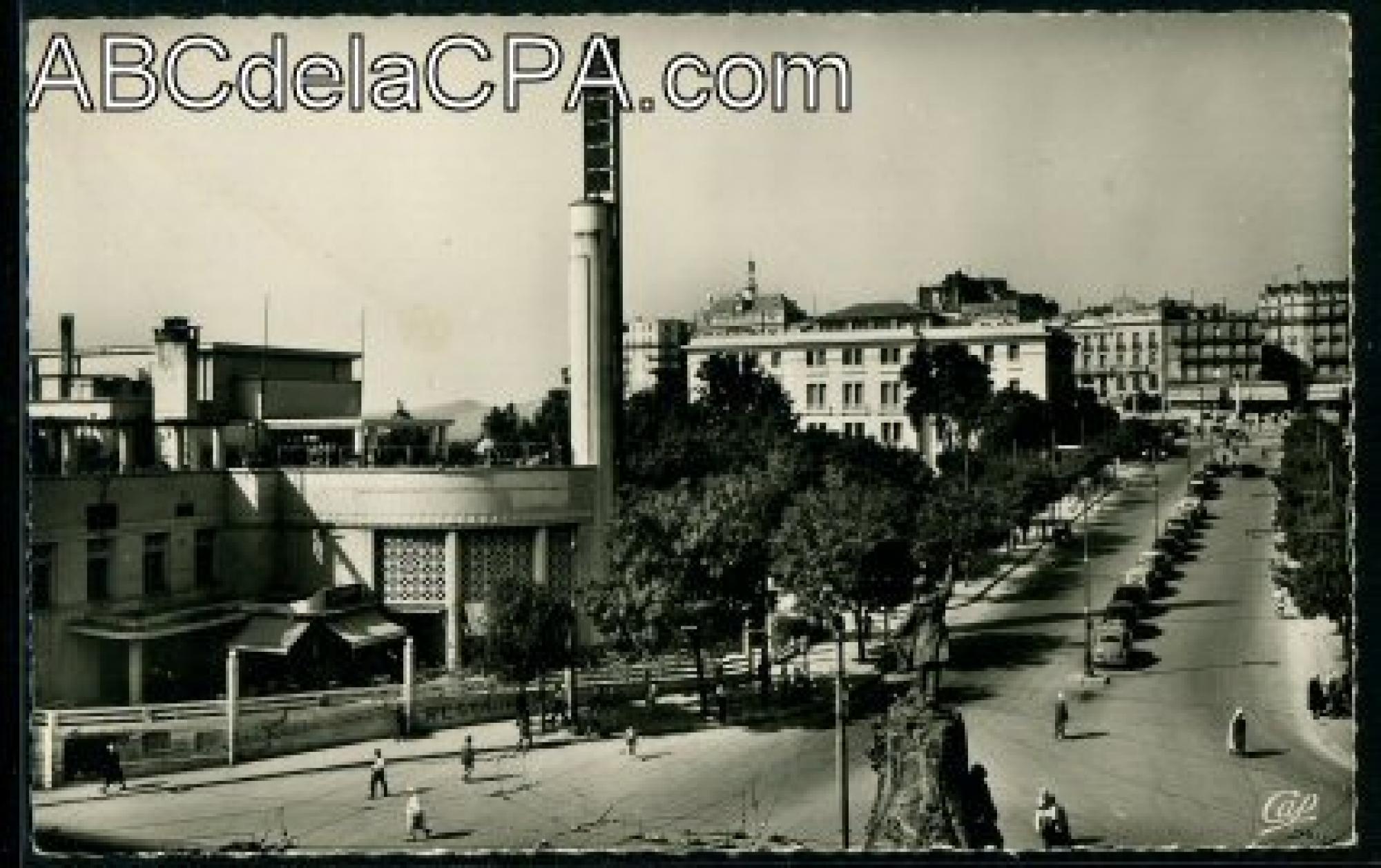 Constantine -      Bâtiments  - la place lamoricière et le casino municipal