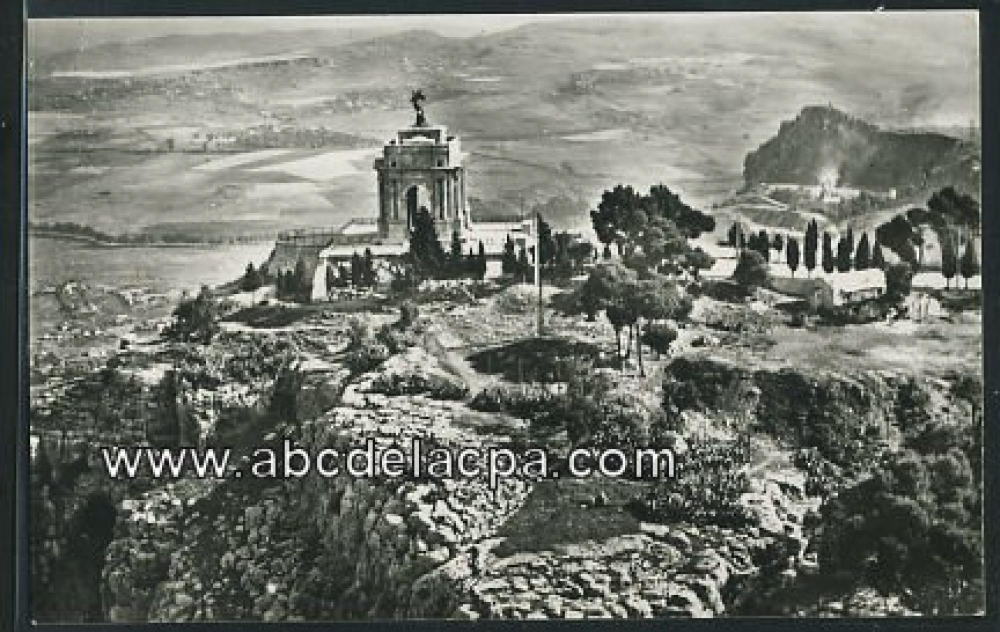 Constantine -      Ponts, passerelles, gorges  - le monument aux morts