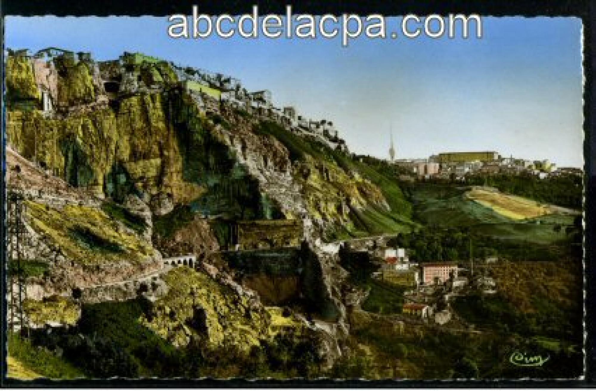 Constantine -      Ponts, passerelles, gorges  - le rocher vu de sidi m'cid