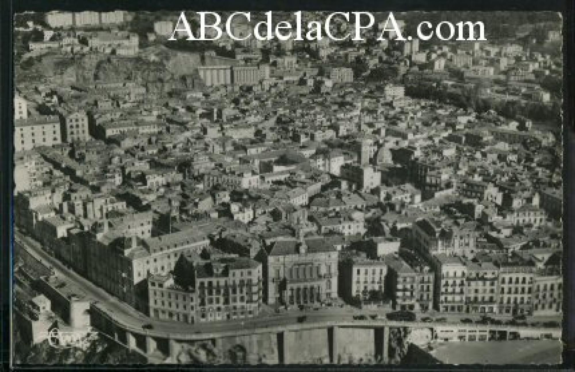 Constantine      - Vues générales  - vue aérienne sur le centre de la ville, boulevard joly-de-brésillon